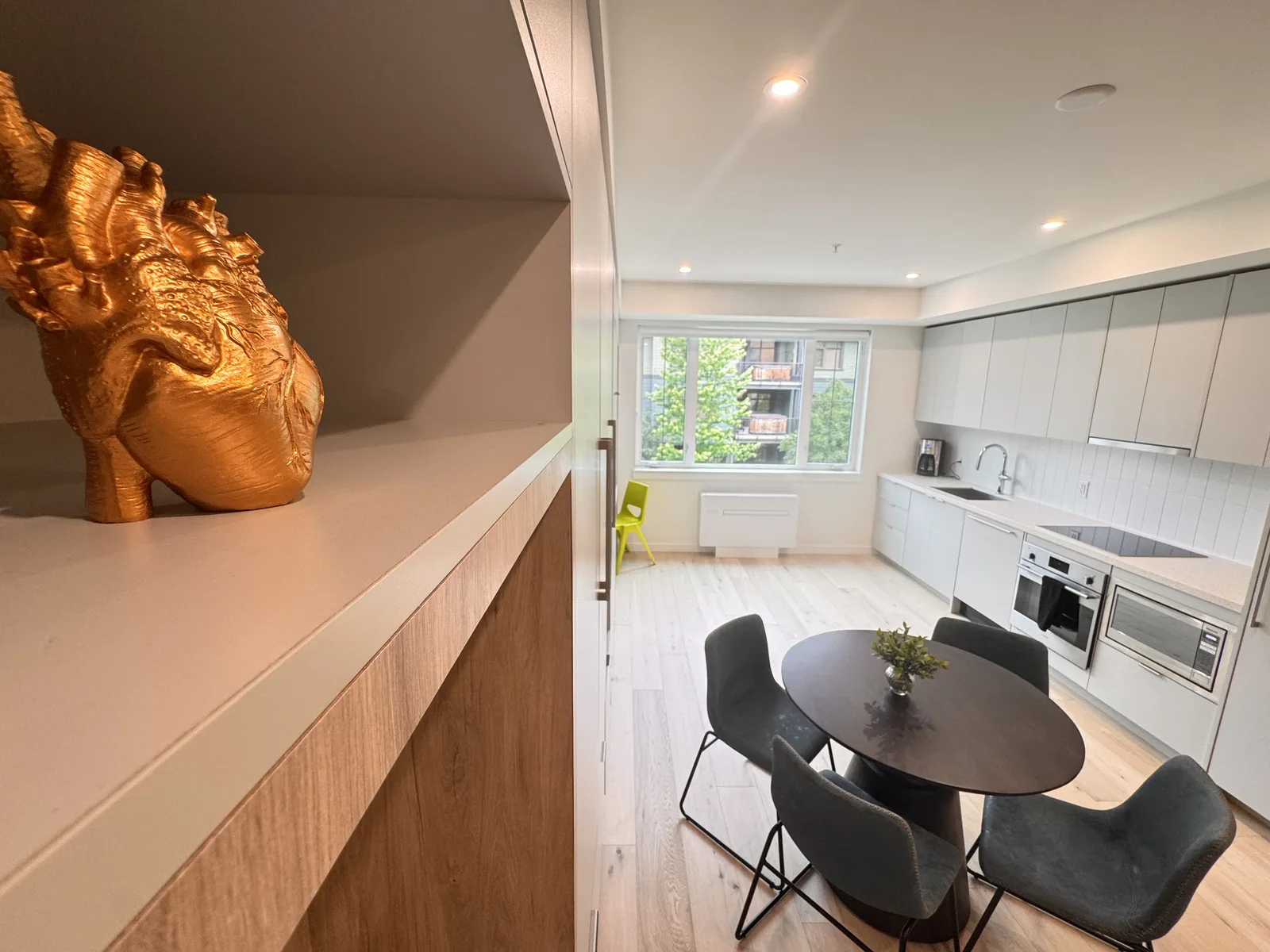 Full kitchen in The Powder Room